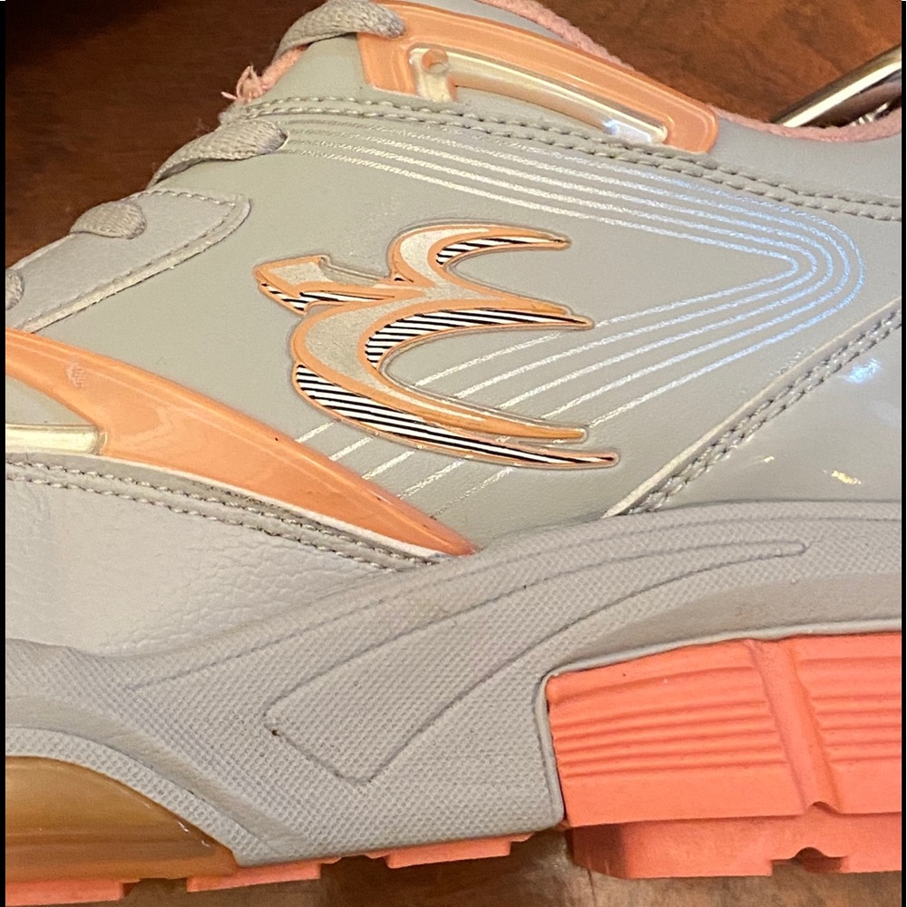 Gravity Defyer Shoes - Picture 5 of 16
